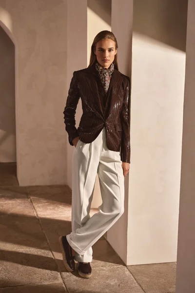 Look 19